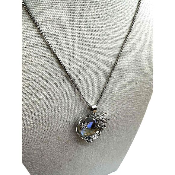 NEW Silver Heart Shaped Pendant Sea Turtle Necklace - Picture 4 of 13